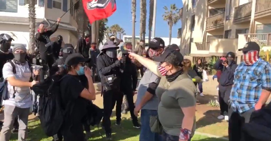 violente-sua-san-diego-antifa-democrati-republicani.jpg