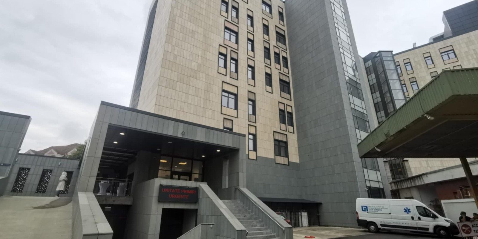 Tânără de 17 ani, elevă la un liceu premium din Timișoara, a decedat la Spitalul de Copii după ce s-a internat cu somnolență, fiind suspectată de ingerarea unei substanțe; ancheta este în desfășurare