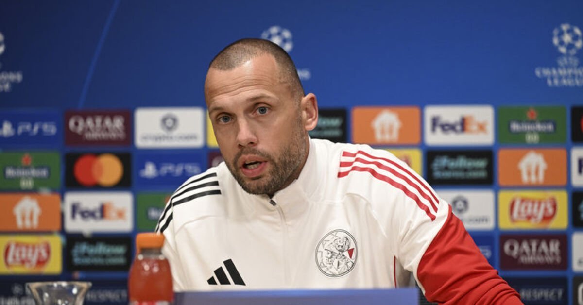 John Heitinga: Observ progrese în echipă și facem progrese.