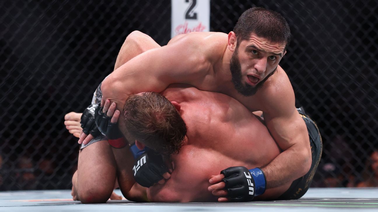 Makhachev își consolidă supremația și devine campion la două greutăți la UFC 322.