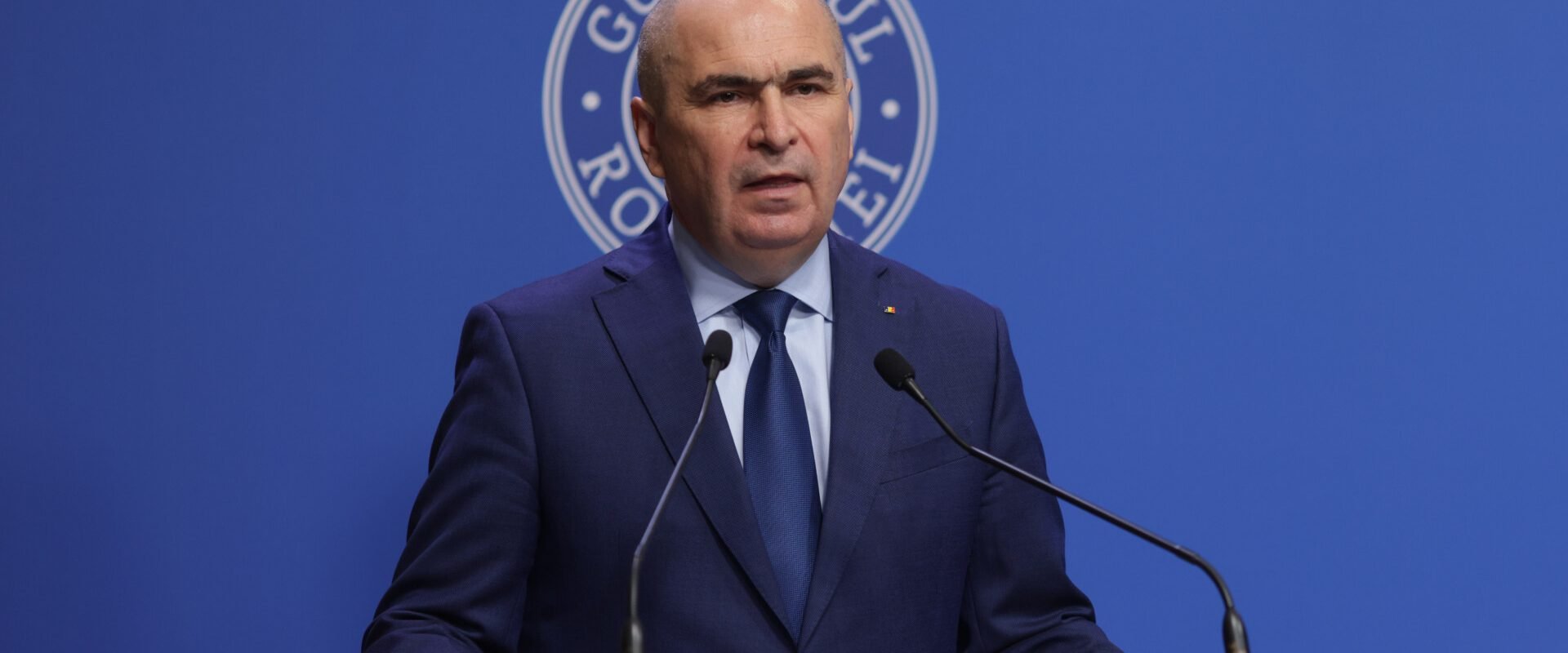 Bolojan despre criza apei din Prahova: După reluarea rapidă a alimentării cu apă, responsabilii pentru problemele din zona acumulării Paltinu trebuie să suporte consecințele neajunsurilor cauzate