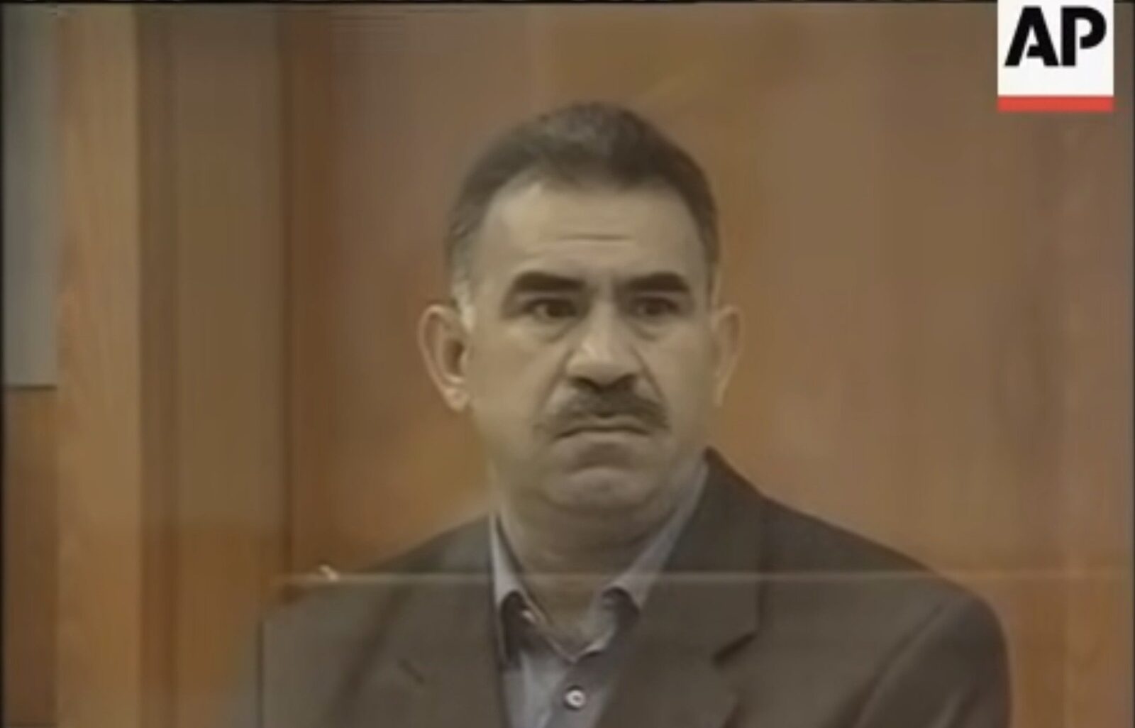 [ad_1] Partidul Muncitorilor din Kurdistan (PKK) a anunțat că nu mai dorește să continue negocierile de pace cu Turcia și cere eliberarea liderului său istoric, Abdullah Öcalan