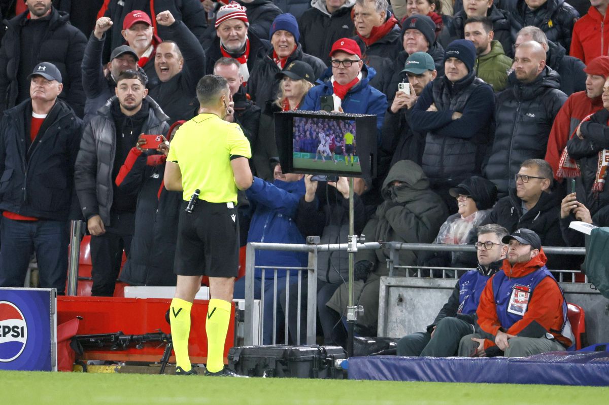 Decizia lui Istvan Kovacs în meciul de la Liverpool