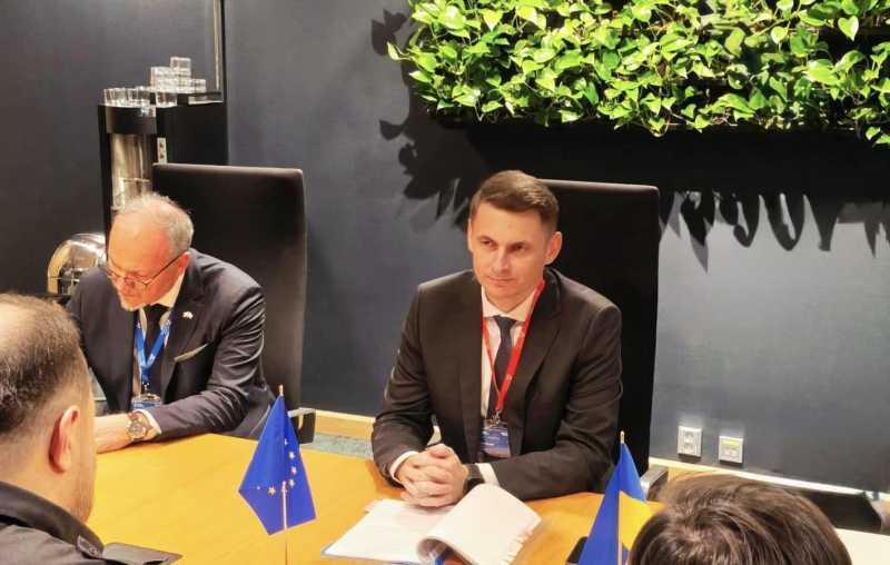 [ad_1] Mircea Abrudean, președintele Senatului, a subliniat importanța respectării drepturilor minorității române din Ucraina în cadrul unei întâlniri recente cu Ruslan Stefanchuk, președintele Radei Supreme a Ucrainei