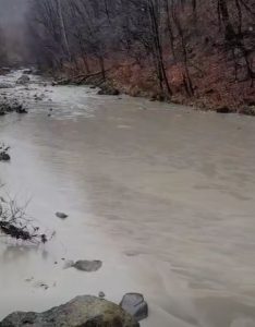 VIDEO Prahova: Criză la acumularea Paltinu; Apele Române sugerează declararea stării de urgență