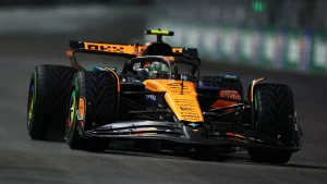 Lando Norris obține pole position la Las Vegas în condiții dificile, urmărind calificările.