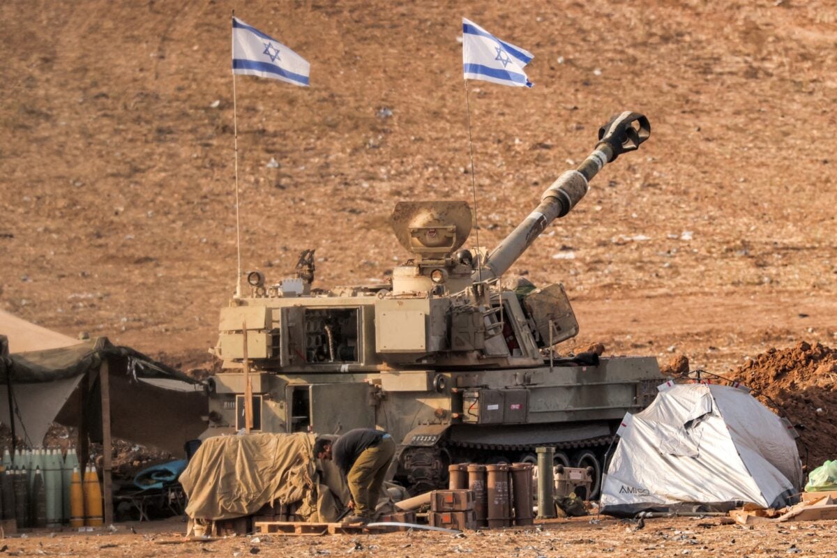 Libanul intenționează să depună o plângere la ONU împotriva Israelului pentru presupusa depășire a Liniei Albastre de către zidul de frontieră, considerată o încălcare a suveranității și integrității teritoriale a țării