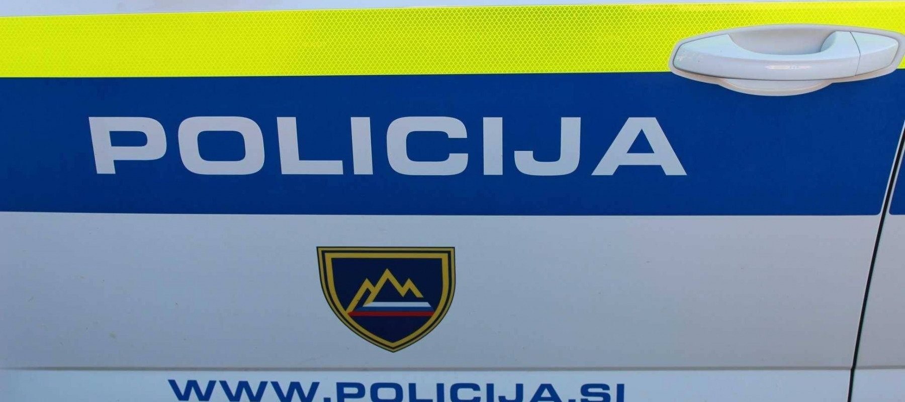 [ad_1] Parlamentul Sloveniei a aprobat în primele ore ale zilei de marți o lege care întărește controlul poliției, în ciuda criticilor conform cărora aceasta ar putea fi folosită pentru a viza în special comunitatea romă