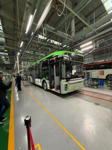 Primarul Stelian Bujduveanu anunță sosirea primului troleibuz electric și silențios dintr-un lot de 22 de vehicule moderne