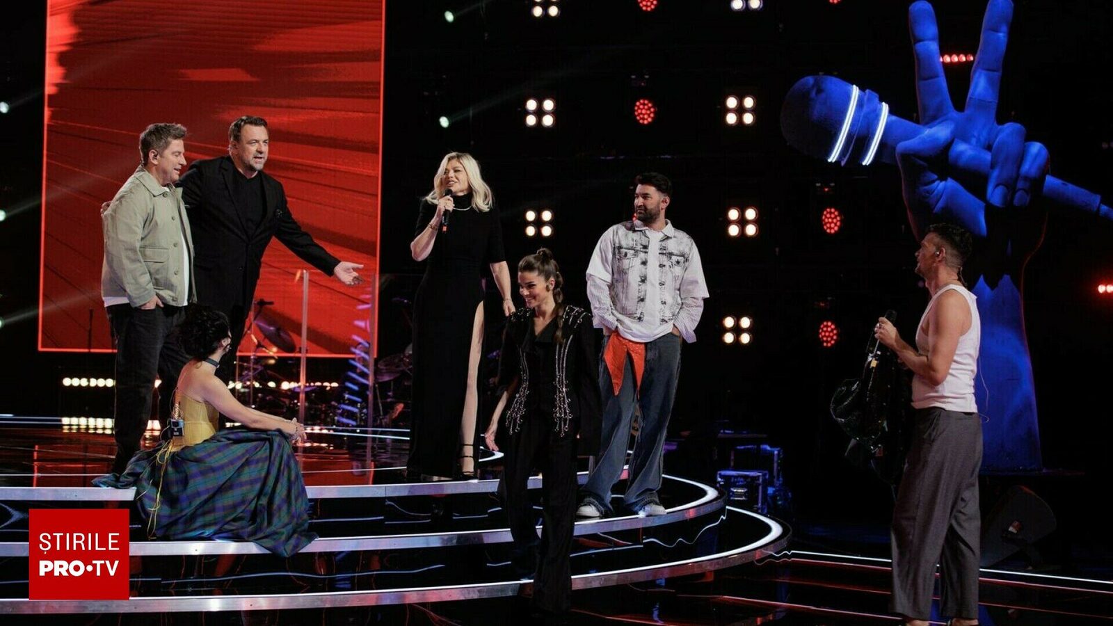 Seară plină de surprize la Vocea României: Loredana Groza își face apariția pe scenă.