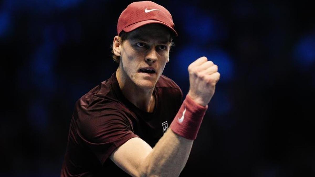 Sinner învinge Zverev cu 6-4, 6-3 și devine primul semifinalist la Atp Finals.