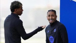 Modificări în echipa Barcelonei cu Raphinha și Bernal, plus o absență surpriză.