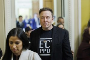 Elon Musk anticipează un viitor în care inteligența artificială va face munca opțională