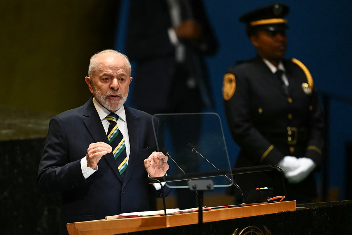 [ad_1] Curtea Supremă din Brazilia a verdictat marți condamnări la peste 20 de ani de închisoare pentru trei ofițeri militari și un polițist, găsiți vinovați de planificarea asasinatului președintelui Luiz Inacio Lula da Silva în 2022, în contextul unei tentative de lovitură de stat menite să-l înlocuiască pe predecesorul său, Jair Bolsonaro