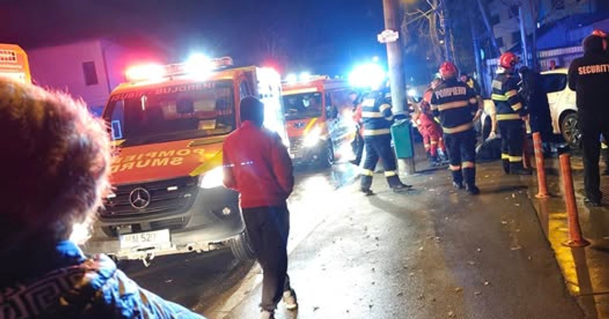 Accident grav în Sectorul 6: patru persoane rănite după ce o mașină a intrat într-o stație de autobuz