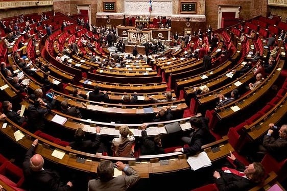 [ad_1] Adunarea Națională a Franței, camera legislativă inferioară, a aprobat miercuri, cu o majoritate covârșitoare, suspendarea reformei controversate a pensiilor, adoptată în 2023 și simbolică pentru al doilea mandat al președintelui Emmanuel Macron