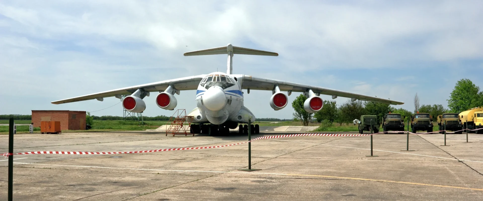 Ucraina a doborât două avioane de mari dimensiuni pe aeroportul rusesc din Taganrog, inclusiv cel mai probabil un laborator zburător experimental A-60 destinat testării tehnologiilor laser de luptă, conform unei analize BBC