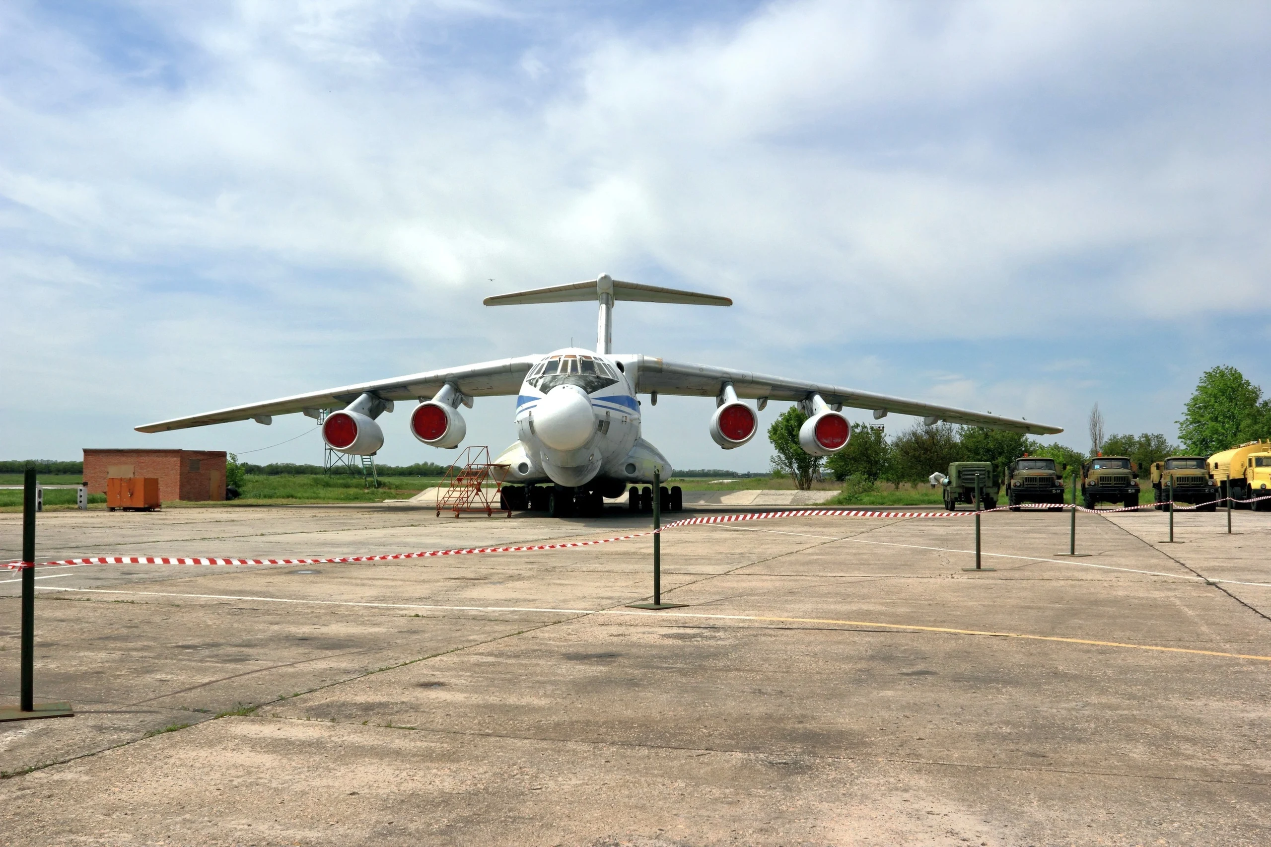 Ucraina a doborât două avioane de mari dimensiuni pe aeroportul rusesc din Taganrog, inclusiv cel mai probabil un laborator zburător experimental A-60 destinat testării tehnologiilor laser de luptă, conform unei analize BBC