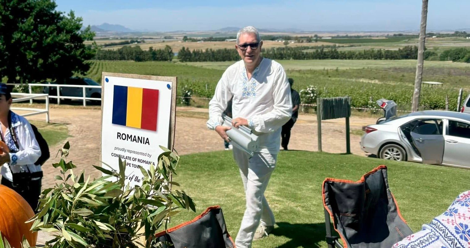 [ad_1] Fostul prezentator tv și fostul consul al României la Cape Town, Andrei Zaharescu, a fost rechemat în țară după o activitate de 12 ani în această funcție
