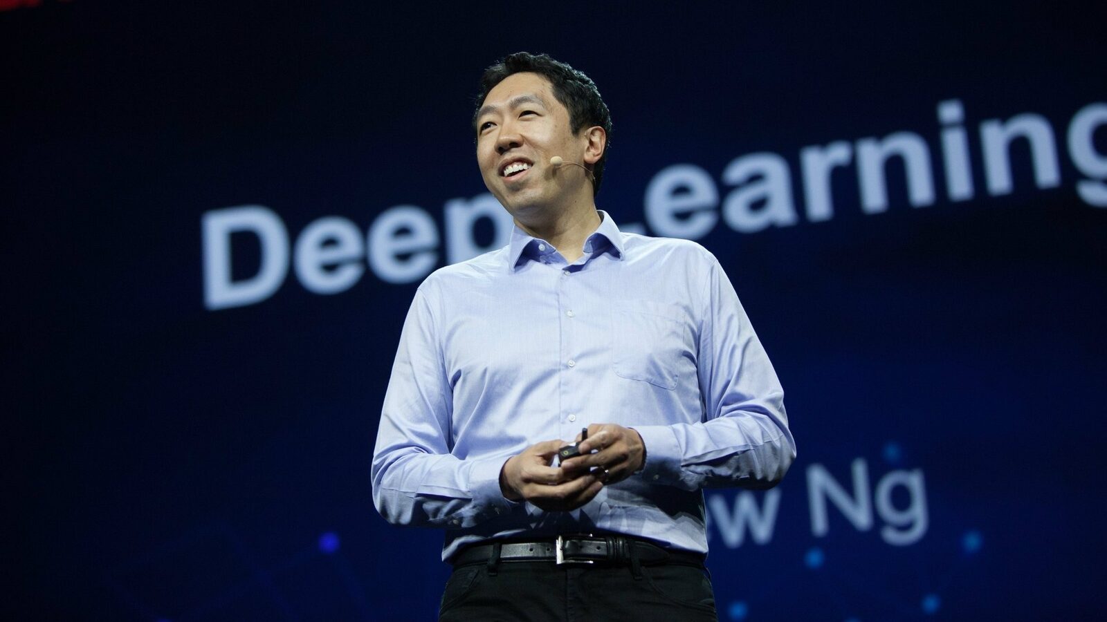 [ad_1] Andrew Ng, profesor la Universitatea Stanford și fondator al proiectului Google Brain, atrage atenția asupra unei transformări majore în domeniul tehnologic: ștacheta de intrare în programare este acum mai jos ca niciodată, însă piața muncii devine tot mai competitivă pentru absolvenții de informatică