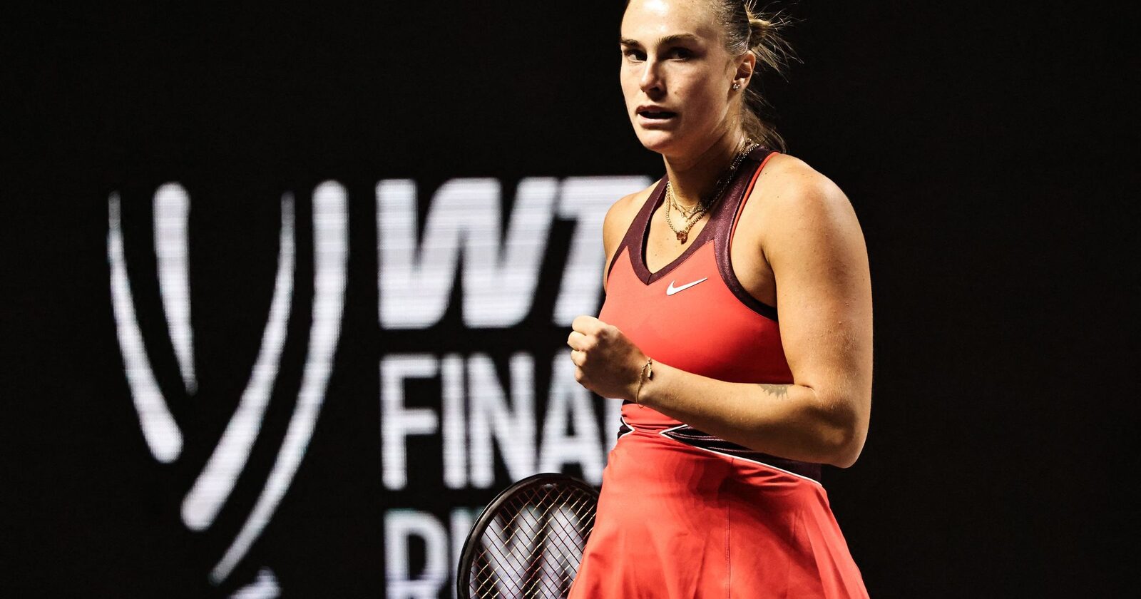 [ad_1] Jucătoarea bielorusă Aryna Sabalenka, liderul WTA, s-a calificat recent în semifinalele Turneului Campioanelor de la Riad, confirmându-și forma excepțională