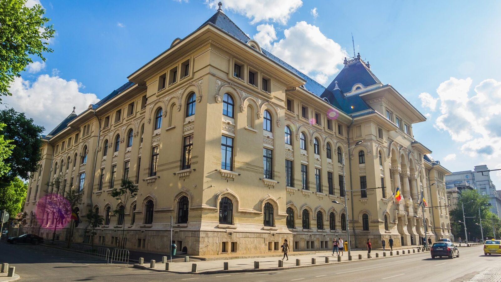 Candidatura lui Dan Cristian Popescu a fost respinsa de BEM, in timp ce cea a lui Constantin-Titian Filip a fost acceptata.