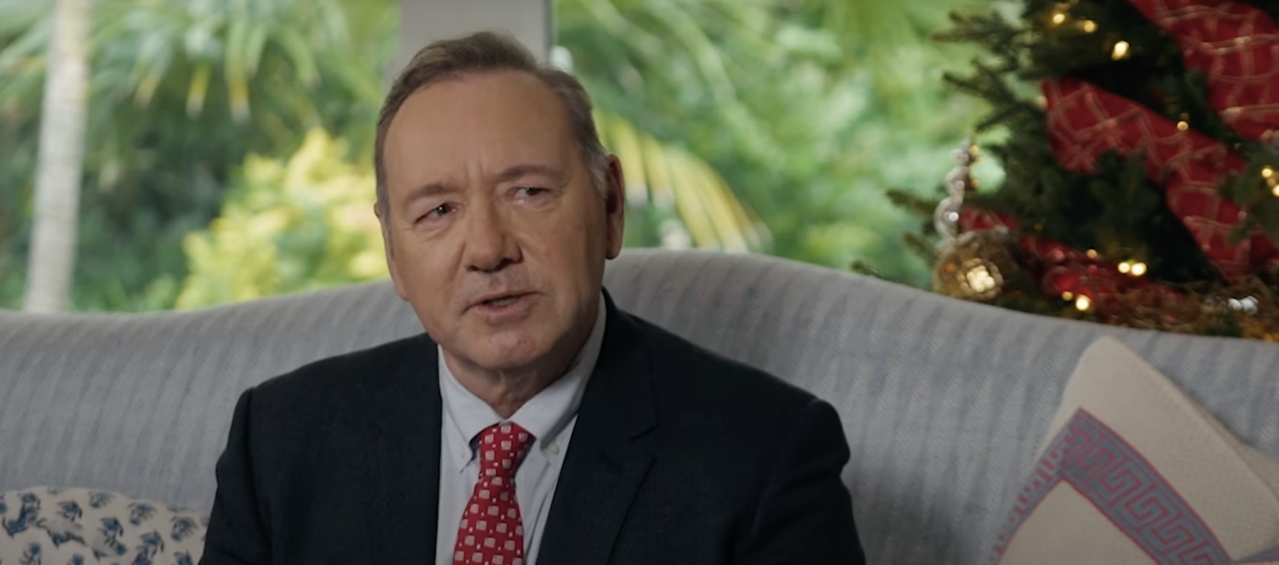 Kevin Spacey susține că trăiește pe străzi și se cazează în hoteluri, și speră să revină în lumea filmului dacă realizatori celebri precum Scorsese sau Tarantino îl contactează; duminică, a susținut un recital într-un club de noapte din Cipru