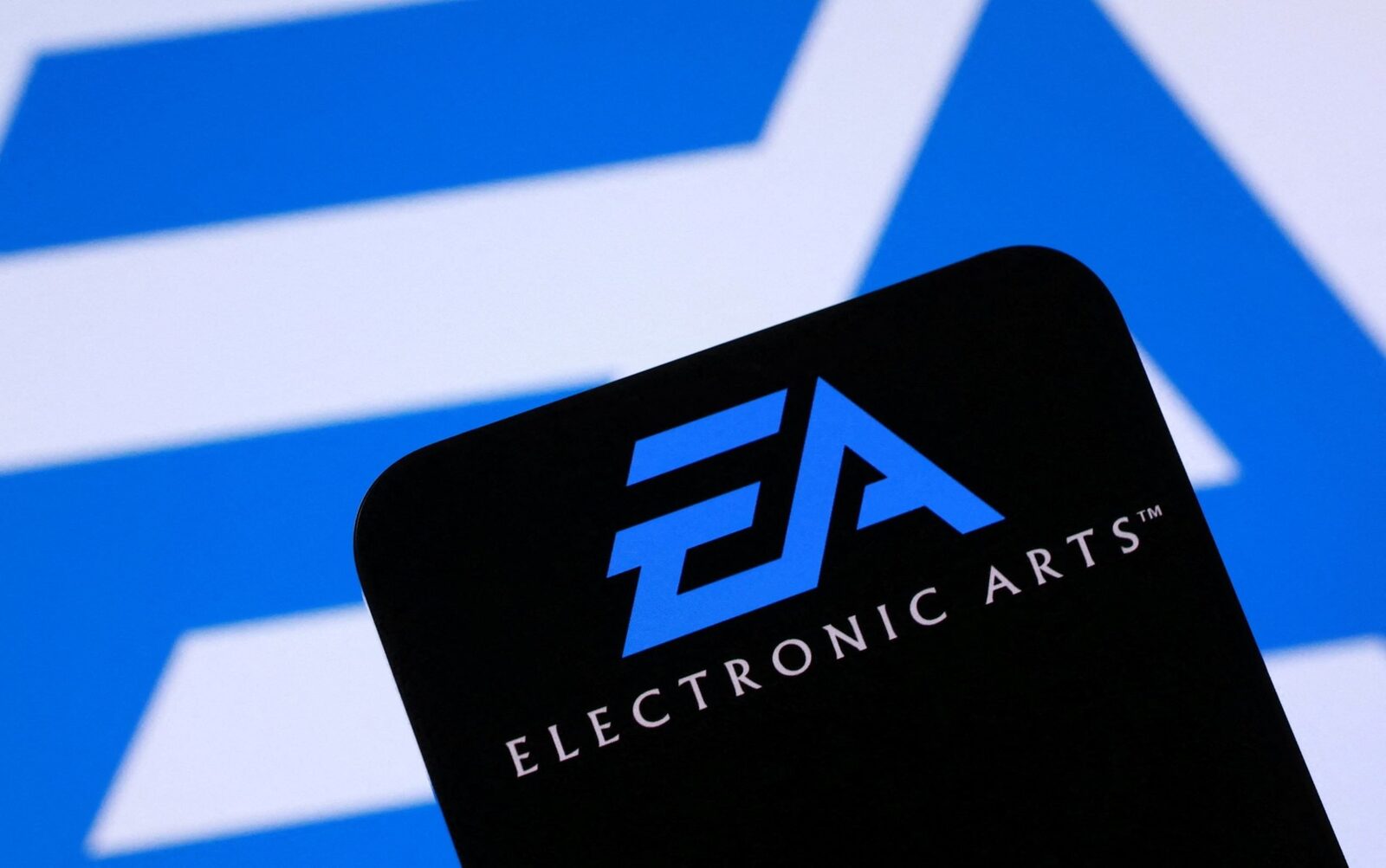 [ad_1] Tranzacția de aproximativ 55 de miliarde de dolari prin care Electronic Arts (EA) urmează să fie preluată de un consorțiu format din fondul suveran al Arabiei Saudite, Silver Lake și Affinity Partners a generat week-end-ul trecut o serie de îngrijorări în rândul angajaților și industriei de gaming