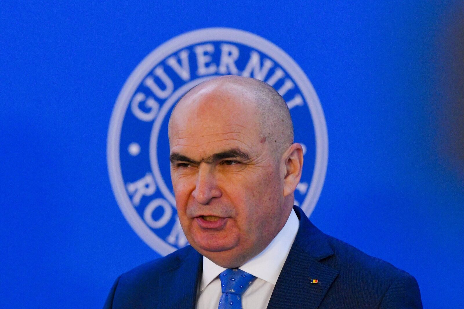 Ex-șeful serviciilor de informații îl atacă și pe Bolojan