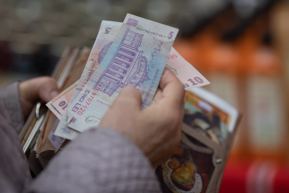 Decizii ale coaliției de guvernare: măsuri stricte pentru neplătitorii de amenzi rutiere și impozite locale, inclusiv suspendarea automată a permisului și restricții în tranzacționarea proprietăților și autovehiculelor