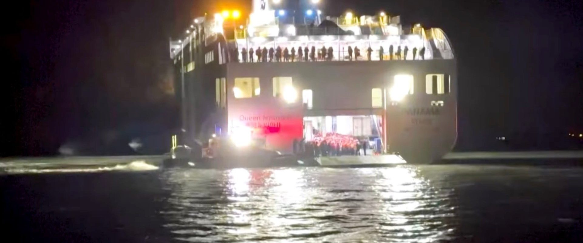 Feribot cu 267 de pasageri naufragiat pe o insulă nelocuită din apropierea coastelor de sud-vest ale Coreei de Sud, informează serviciile de coastă