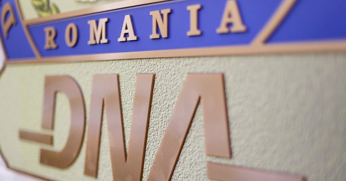 Fost senator PSD, arestat după o tentativă de mituire a ministrului Apărării cu 1 milion de euro. El a mai făcut închisoare pentru corupție