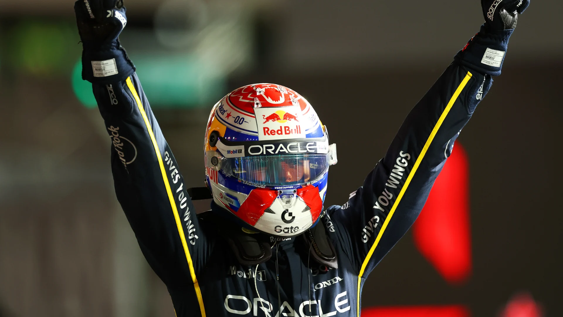 Max Verstappen învinge pe Lando Norris la GP-ul din Las Vegas, Oscar Piastri terminând pe locul patru.
