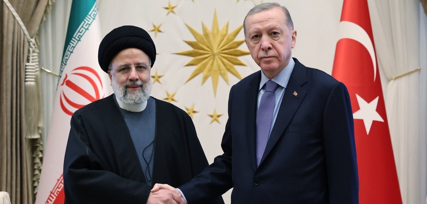 [ad_1] Iranul și Turcia au convenit duminică să înceapă construcția unei rute feroviare care să lege cele două țări, având ca scop crearea unei legături strategice pentru comerțul mondial între Europa și Asia, conform agenției de știri AFP