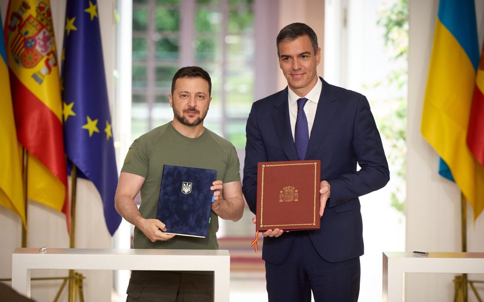 [ad_1] Prim-ministrul spaniol Pedro Sanchez a anunțat marți un nou pachet de sprijin militar pentru Ucraina în valoare de 615 milioane de euro, care va fi oferit începând din luna următoare