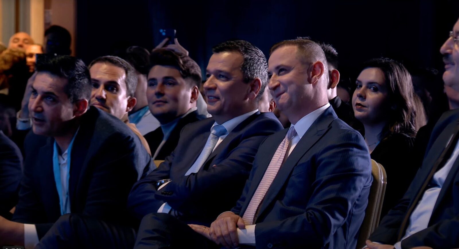 Peste 3500 de delegați din întreaga țară participă la Congresul PSD de astăzi în Capitală, fără invitați străini; Grindeanu, singurul candidat pentru conducerea partidului, iar o modificare a statutului este programată pentru aprobare