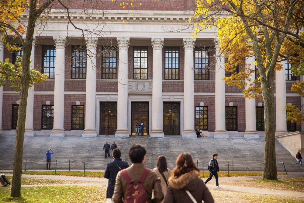 Larry Summers, fost rector al Universității Harvard și cadru universitar, se retrage din activitatea publică după apariția e-mailurilor cu Jeffrey Epstein