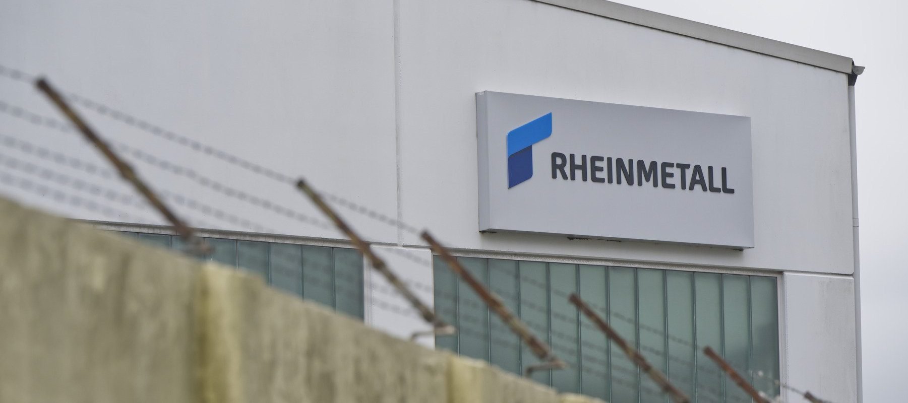 Care sunt noile unități de producție ale Rheinmetall în Europa de Est, costurile asociate și locația și domeniul de activitate al fabricii din România?