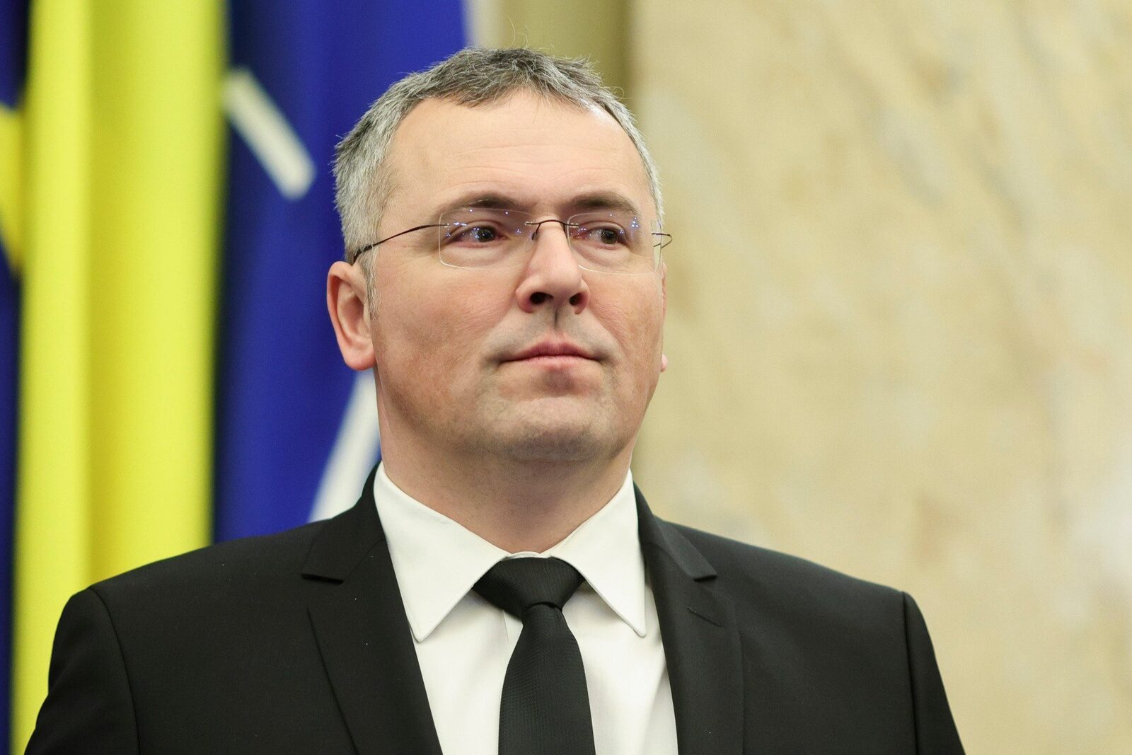 Vicepreședintele Consiliului Superior al Magistraturii critică noua propunere a Guvernului: consideră că este injustă față de colegii care își continuă activitatea, în timp ce cei care au evitat obligațiile vor beneficia de pensii mari și vor putea ieși la pensie foarte devreme