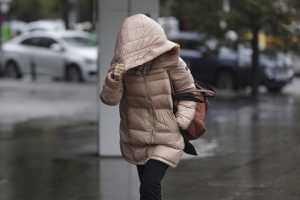ANM previzionează condiții meteo extreme: ploi abundente, ninsori montane și vânt intens.