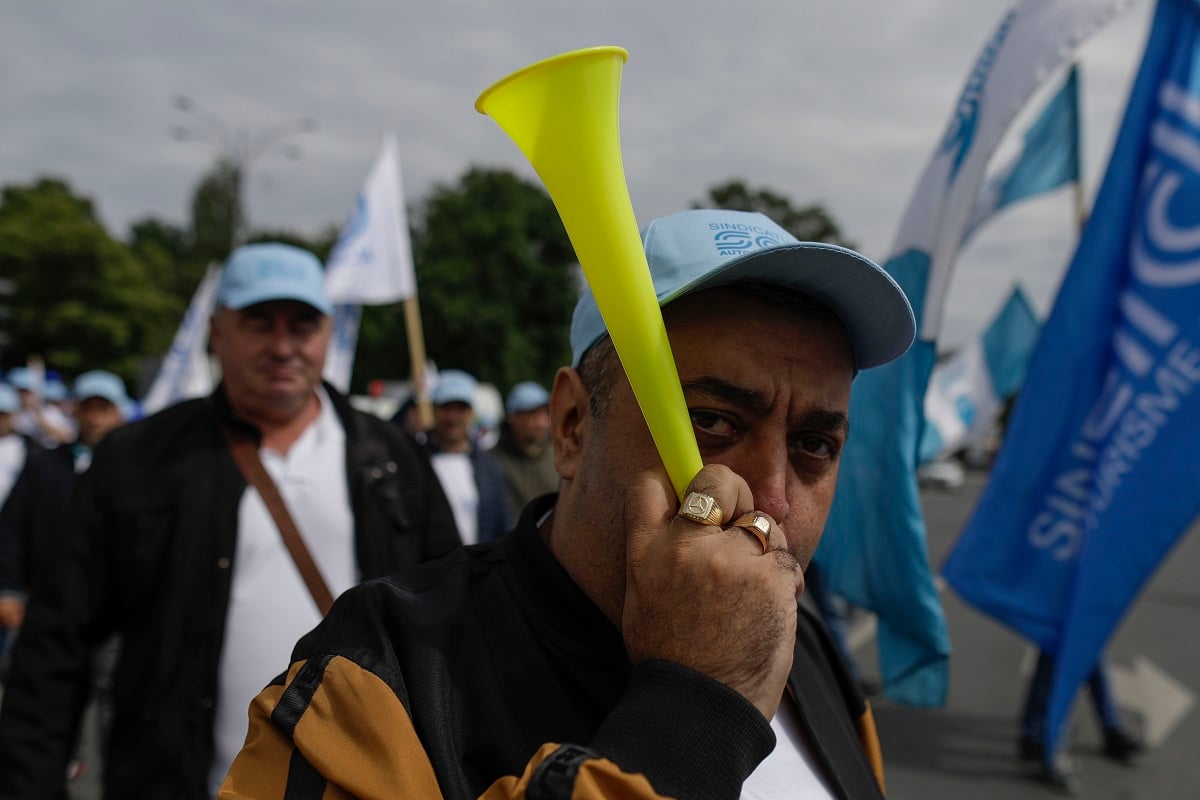 O nouă manifestație sindicală în fața guvernului: solicitări pentru creșteri salariale și oprirea reformei în administrație