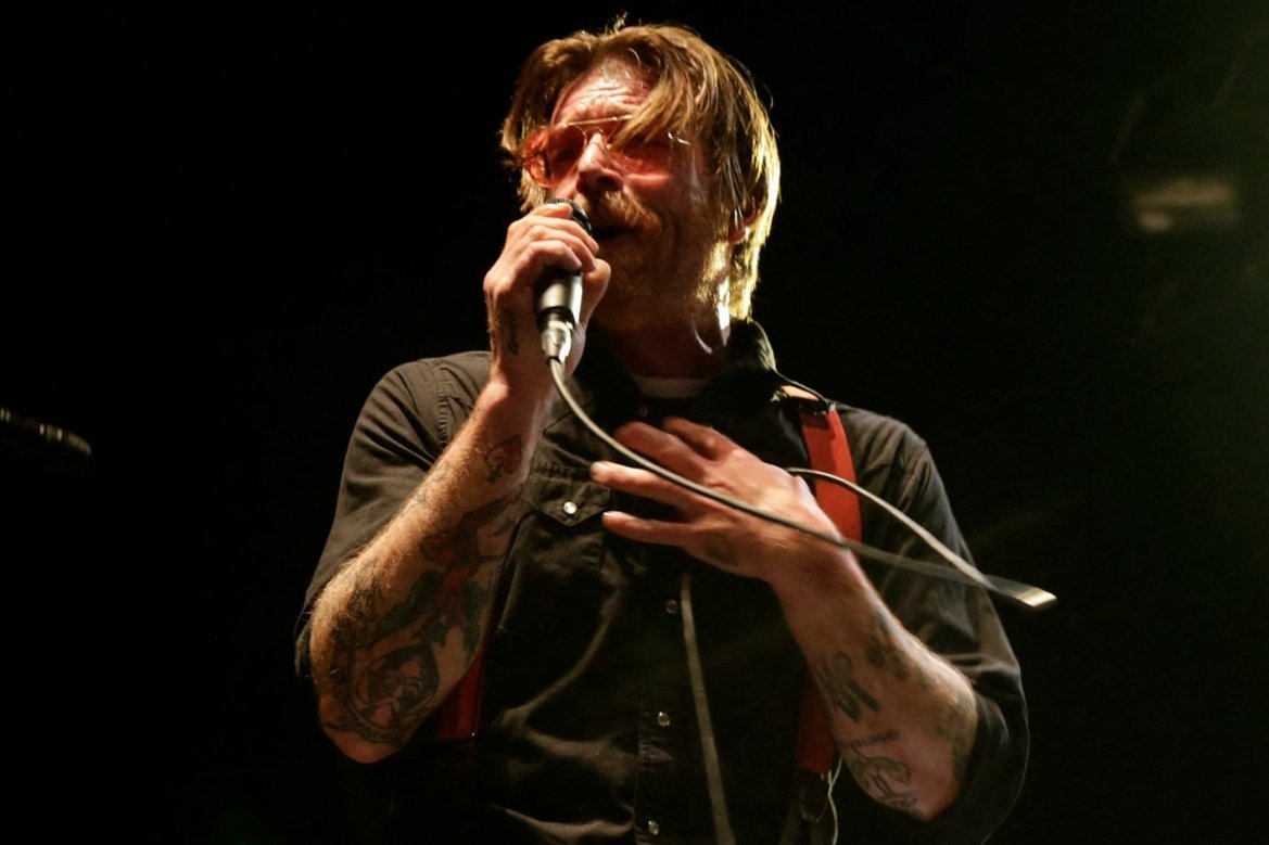 Jesse Hughes, le chanteur de Eagles Of Death Metal, lui aussi survivant du Bataclan