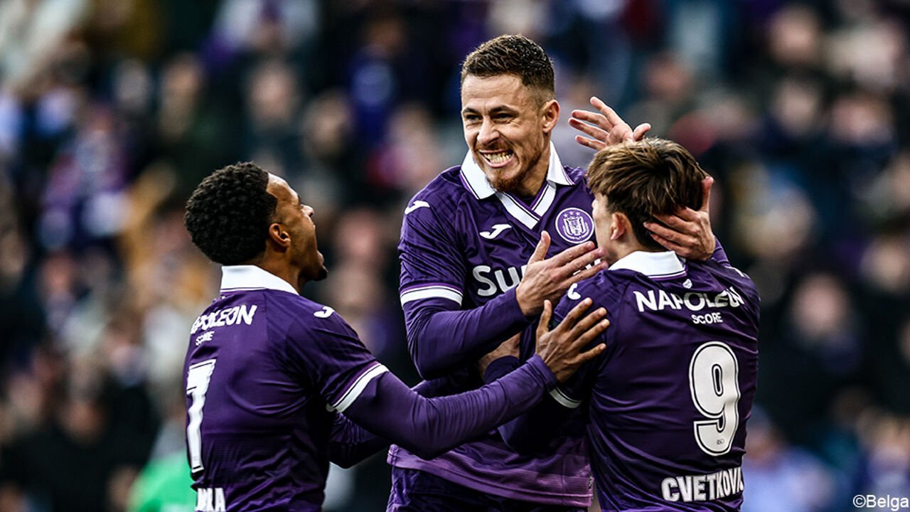 LIVE - Anderlecht al op voorsprong: Mechele tikt voorzet Hazard in eigen doel