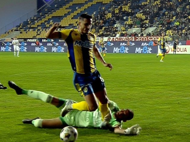 Transmisie Live Video și Text | Petrolul – Botoșani 0-0, Digi Sport 1. Chică-Roșă a înscris, însă golul a fost anulat! Mitrov a irosit un penalty.