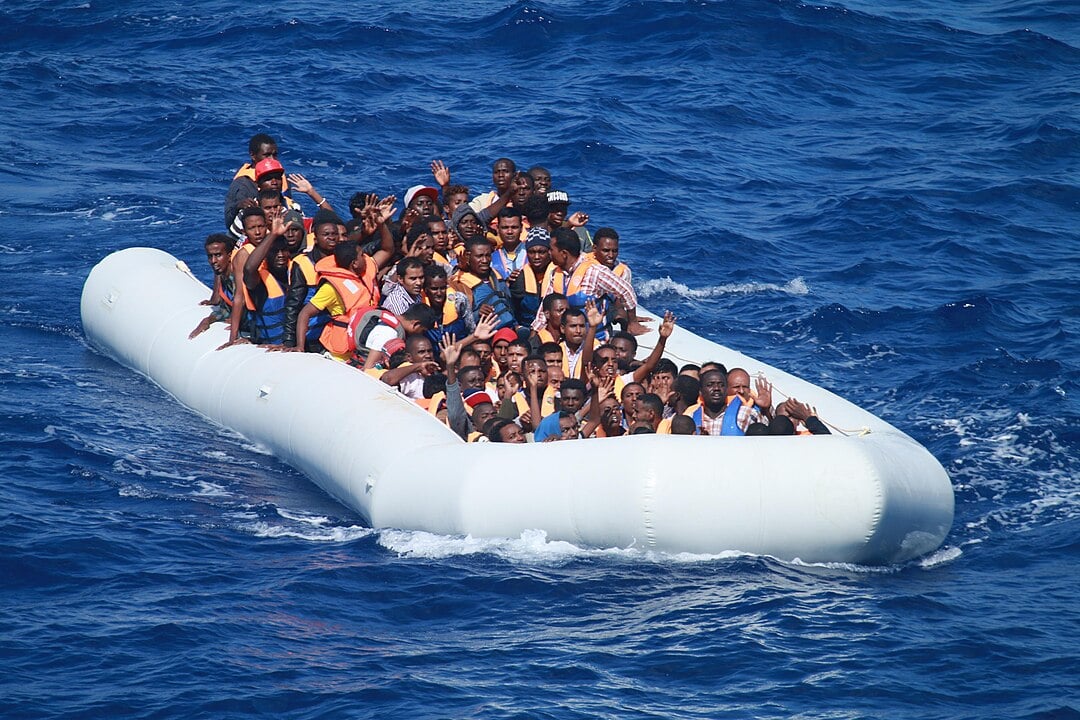 Patru ofițeri ai Gărzii de Coastă din Grecia, acuzați în legătură cu incidentul vasului cu migranți naufragiat în 2023, care a provocat 646 de decese