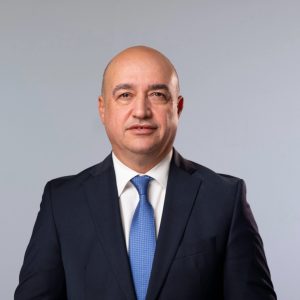 Mihai Barbu, șeful PNL, supus monitorizării judiciare pentru abuzul de putere; Barbu, înlăturat temporar din toate pozițiile ocupate în PNL.