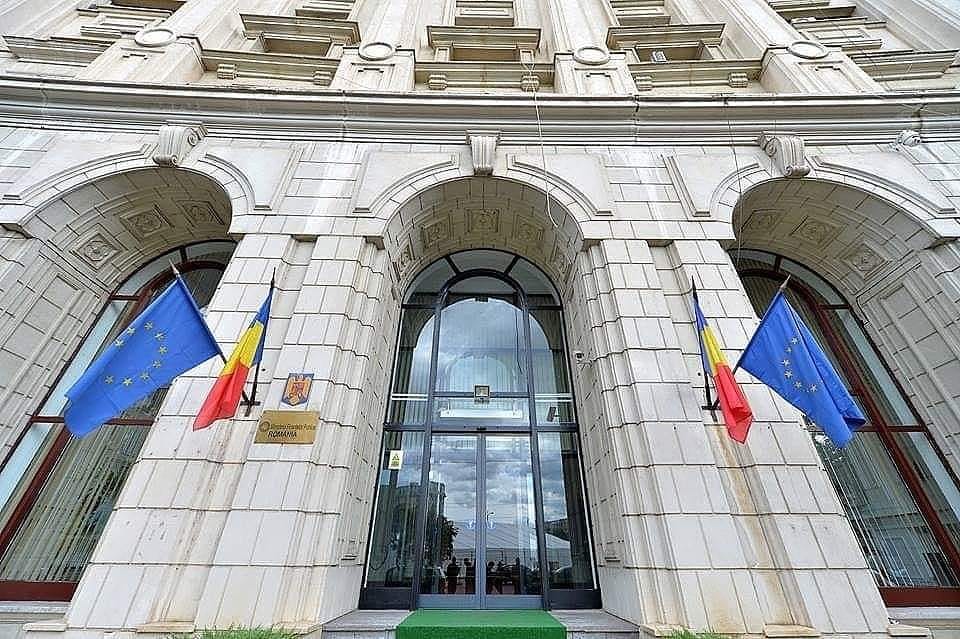 [ad_1] Datoria publică a urcat în luna iulie 2025, ajungând la 1.070,18 miliarde lei, față de 1.039,96 miliarde de lei în luna anterioară, conform datelor publicate de Ministerul Finanțelor