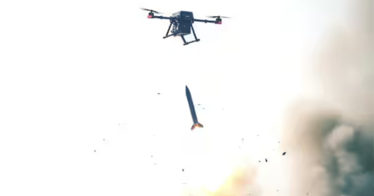 [ad_1] O companie estoniană, Frankenburg Technologies, a dezvăluit recent o rachetă inovatoare, Mark 1, destinată combaterii dronelor inamice, un vehicul compact cu o lungime de 65 de centimetri, echivalentul unei baghete