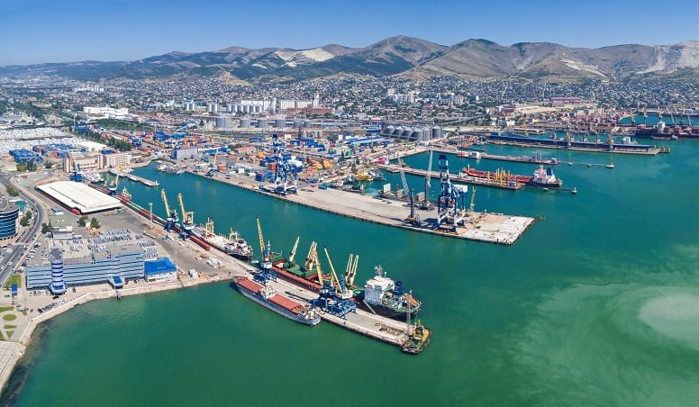 Portul Novorossiisk a reînceput operațiunile de descărcare a petrolului după o pauză de două zile cauzată de un atac din Ucraina