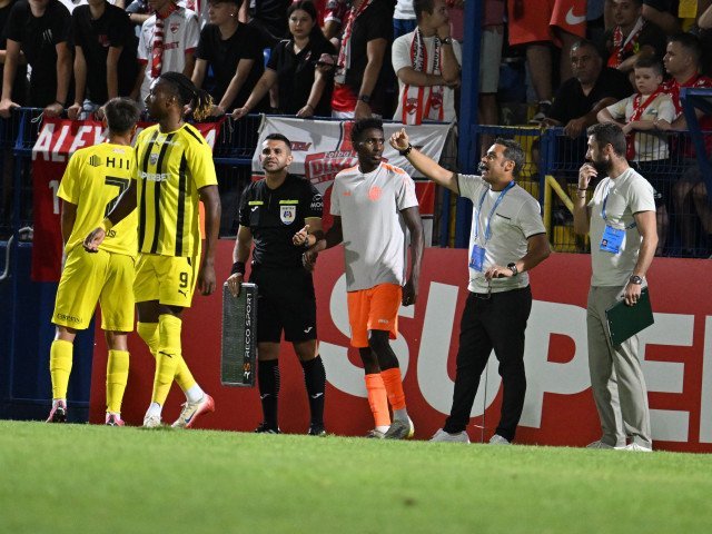 Pe cale de a fi concediat! Un alt antrenor riscă să părăsească SuperLiga.
